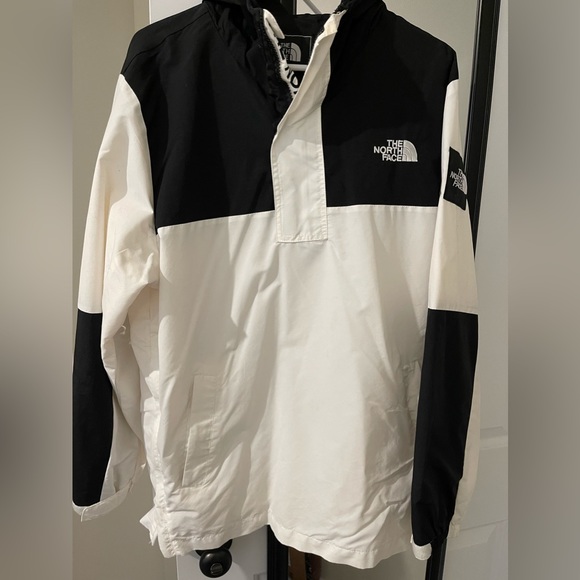 North face wind breaker jacket! - Picture 1 of 2
